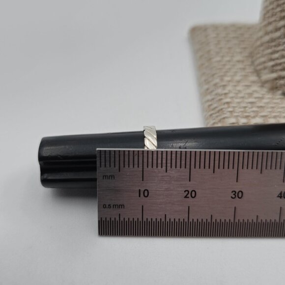 Size 2.25 Sterling Silver Dainty Braided Design Toe Ring A3348 - Picture 6 of 7